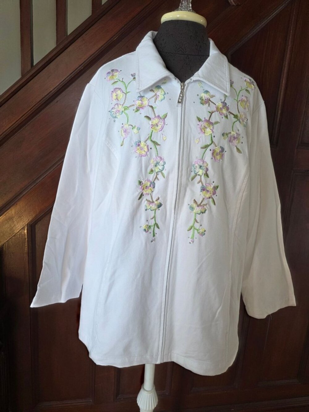 Dream Jeannes White Floral Embroidered Zip-Up Jacket Womens 2X Rhinestone Accent